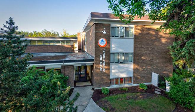Best Party Hostel in Edmonton | Party Hostel in Canada